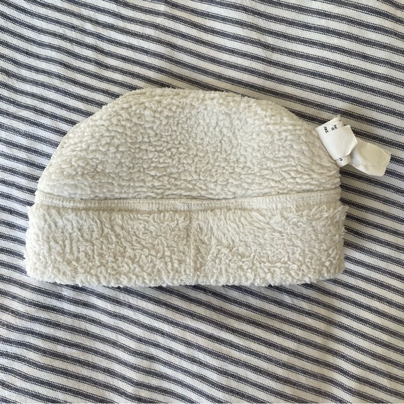 Patagonia Baby Furry Friends Hat - 12 month - Picture 3 of 6